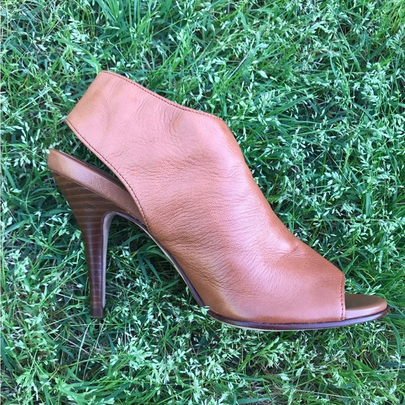 Cole Haan Shoes - Cole Haan “Cassandra” Nike Air Leather Heels Size 6 1/2